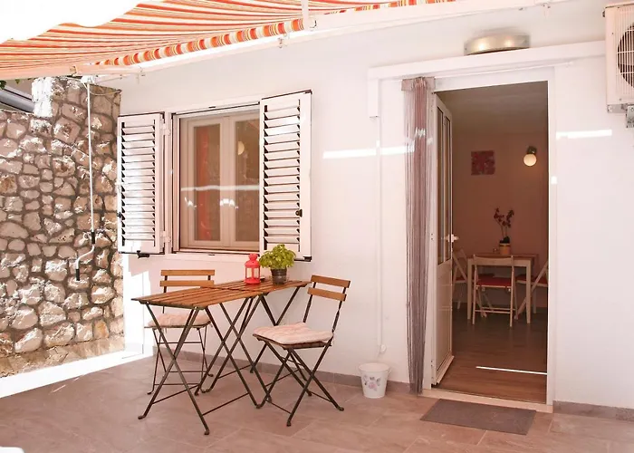 Apartman Zen - Okrug, Heated Pool, Ev Type 2