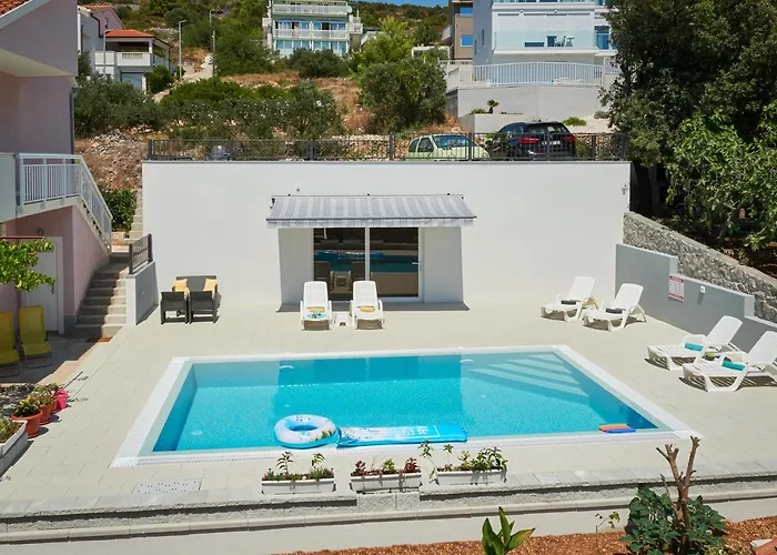 Zen - Okrug, Heated Pool, Ev Type 2 Appartement Trogir