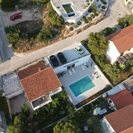 Apartment Zen - Okrug, Heated Pool, Ev Type 2 Trogir